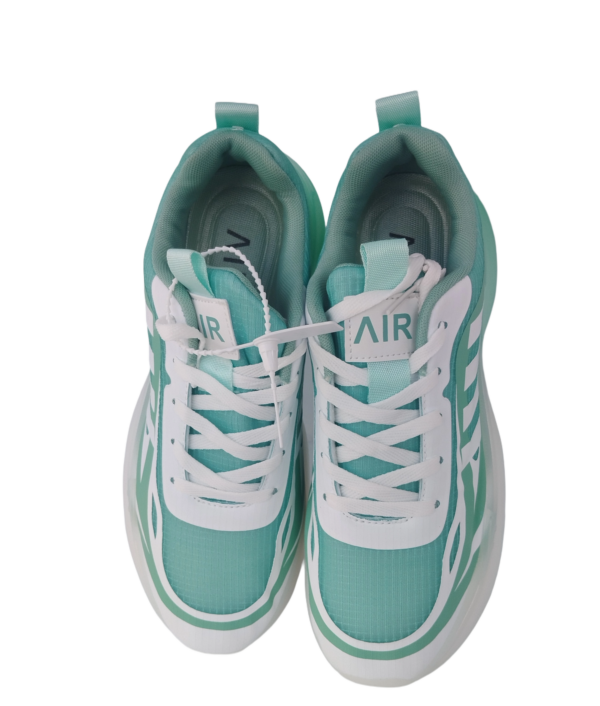 Sport shoes